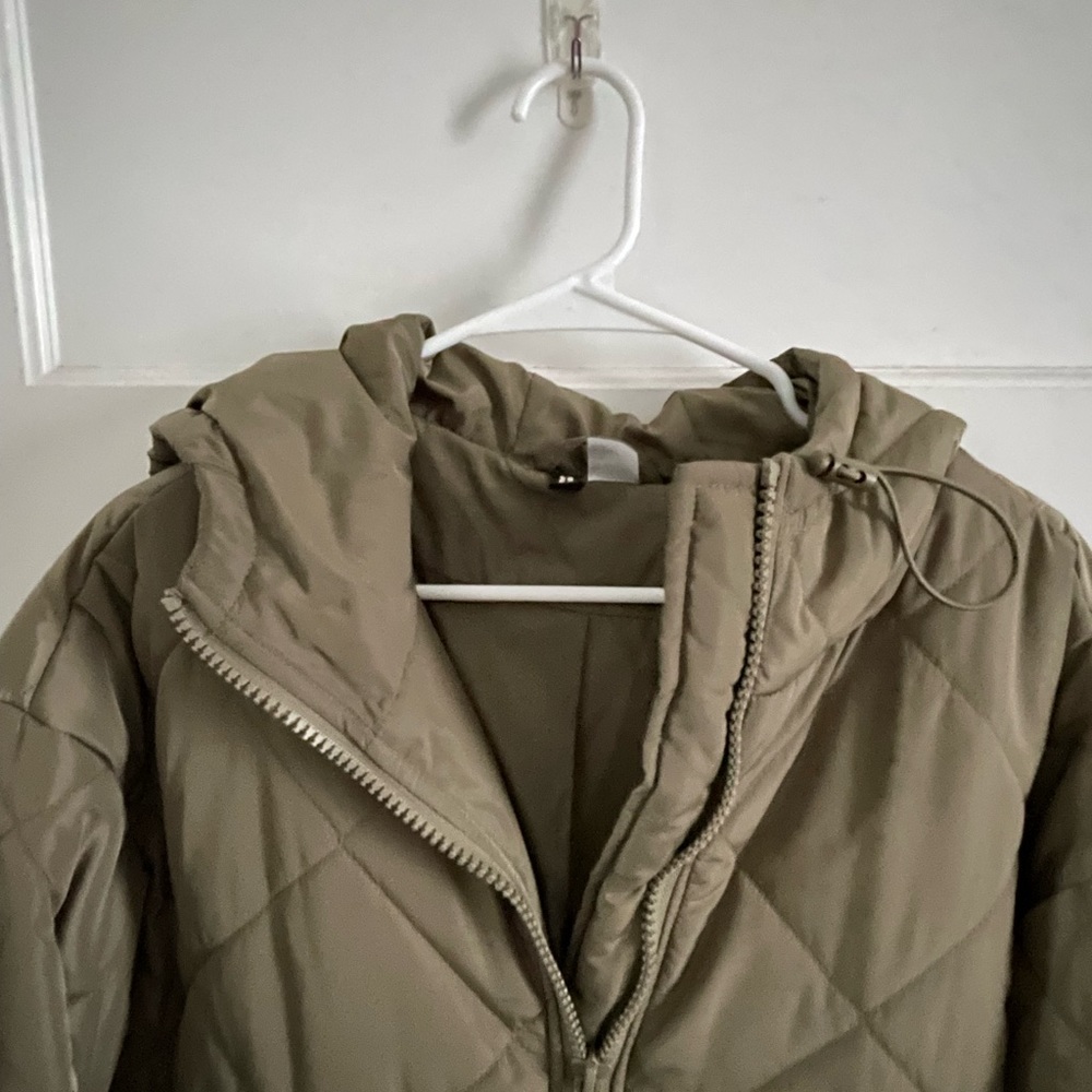 Perfectly cozy and lightweight quilted cocoon coat from H&M